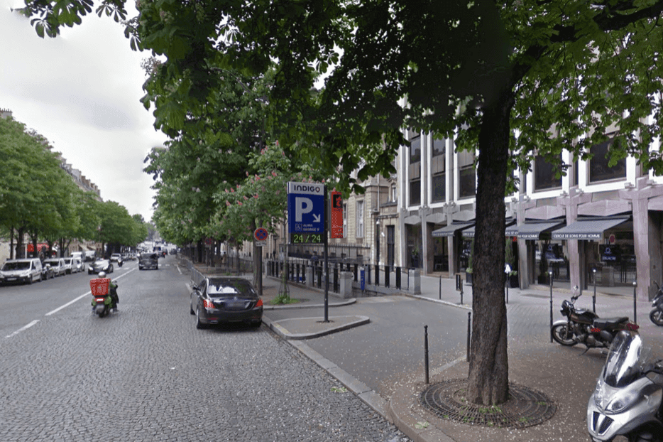 Photo of the INDIGO Alma George V car park in Paris